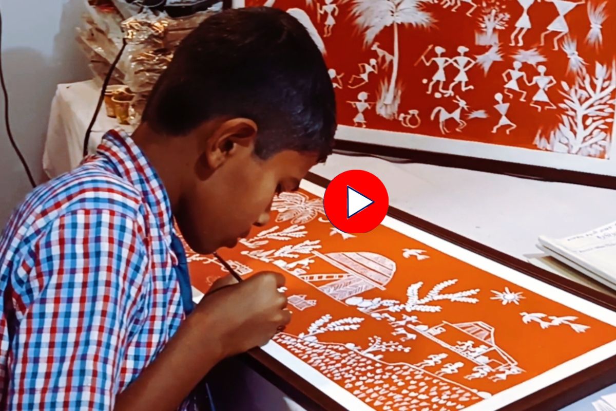 Nashik : विद्यार्थ्यांना शाळेत मिळतात 'वारली' चित्रकलेचे धडे, कलाकृती पाहून तुम्हीही व्हाल थक्क, Video