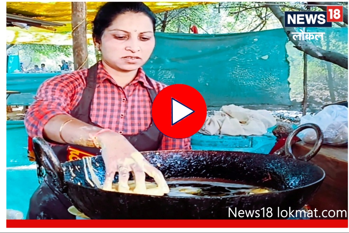 उकळते वडे हातानं काढणाऱ्या महिलेचा व्हिडीओ पाहिलाय? सत्य समजल्यावर कराल सलाम!