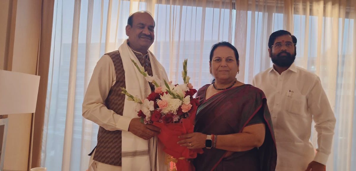 Neelam Gorhe : नीलम गोऱ्हे लोकसभा अध्यक्षांच्या भेटीला, एकनाथ शिंदेंच्या उपस्थितीमुळे चर्चांना उधाण