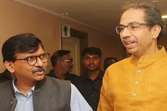 Sanjay Raut Bail : राऊतांच्या जामिनाची बातमी कळताच उद्धव ठाकरेंचा फोन, म्हणाले संजय...