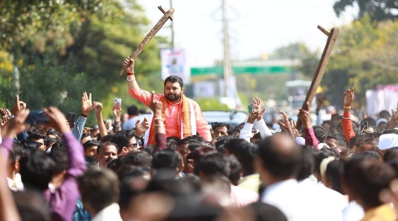 Ravikant Tupkar : 'अरबी समुद्रात जलसमाधी घेणार', रवीकांत तुपकर आंदोलनावर ठाम, मुंबईच्या दिशेने निघाले