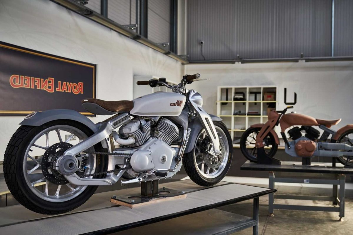 Royal Enfield electric bike : रॉयल एनफिल्डच्या पहिल्या इलेक्ट्रिक बाईकची झलक, पाहताक्षणीच पडेल भुरळ