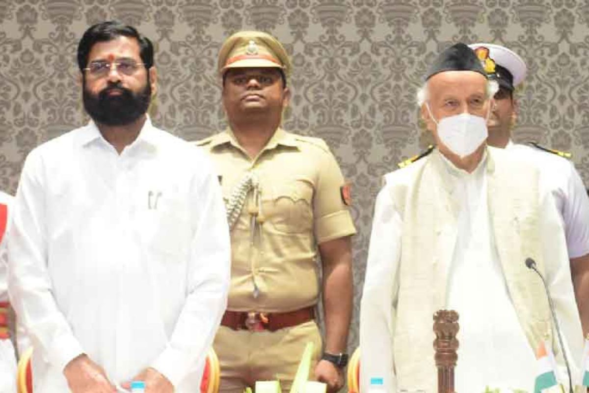 'महाराज आमचं दैवत, त्यांची तुलना...', राज्यपालांचा विषय मुख्यमंत्र्यांनी एका वाक्यात संपवला!