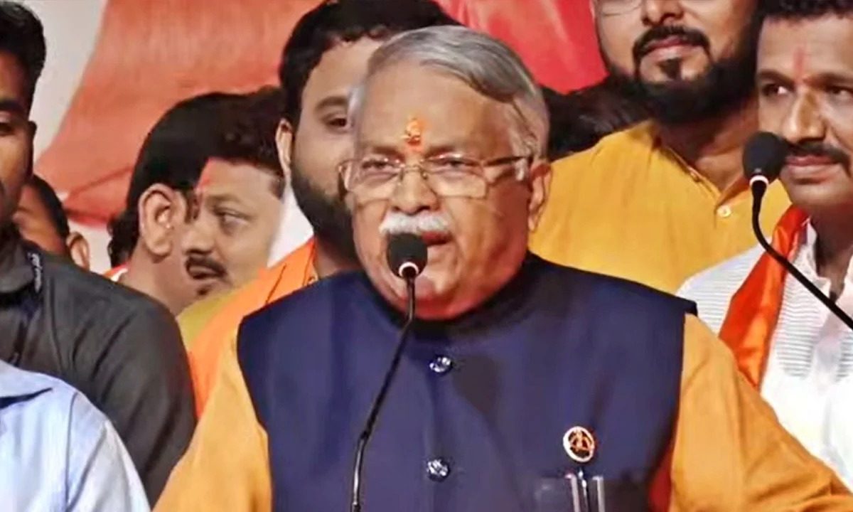 Shiv Sena Chandrakant Khaire : भाषणासाठी उभा राहताच लोकांनी खुर्च्या सोडल्या, अखेर नतमस्तक झाले चंद्रकांत खैरे