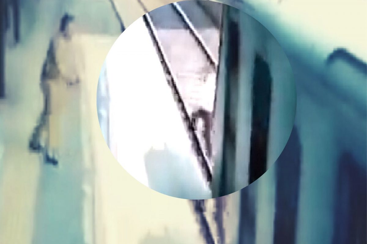 चपलेसाठी रेल्वे ट्रॅकवर जीव टाकला धोक्यात.