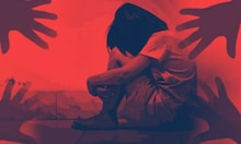मित्र बनला शत्रु, फिरवून आणण्याच्या बहाण्याने आठ वर्षांच्या मुलीवर केला अत्याचार