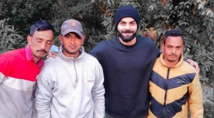 अनुष्का आणि विराट मल्ला श्यामखेतच्या आसपासच्या ग्रामीण भागात फिरायला गेले होते. तेव्हा आवडत्या स्टार्सना पाहून चाहत्यांनी चाहत्यांनी ते क्षण कॅमेरात कैद करायची संधी सोडली नाही