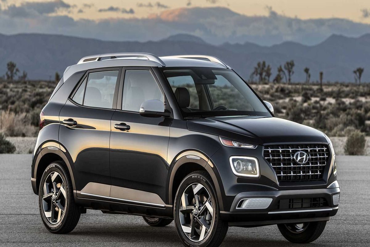 Price Hike: कार खरेदी करण्याचा प्लॅन, 1 जानेवारीपासून वाढणार किंमती