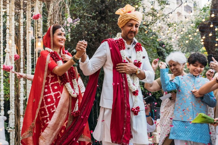 त्यानंतर दोन वर्षांतच दिया मिर्झाने गेल्या वर्षी 2021 साली 15 फेब्रुवारीला तिचा प्रियकर वैभव रेखी पुन्हा लग्न केले. 