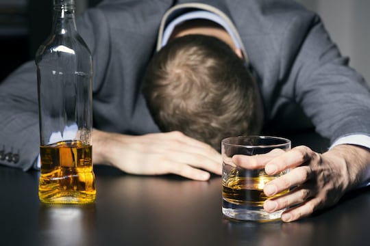 पुरुषांनो सावधान! ‘या’ पेय प्याल तर होईल टक्कल, वेळीच व्हा सावध