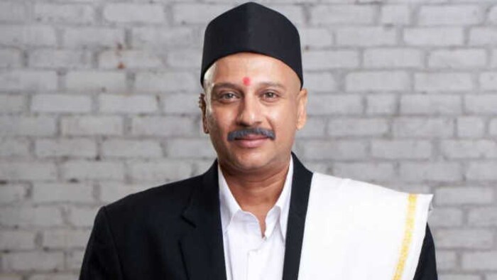 अलीकडेच 'पांघरूण' या सिनेमातून प्रेक्षकांच्या भेटीस आलेला अभिनेता म्हणजे अमोल बावडेकर. 