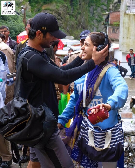 विशेष म्हणजे तिने सुशांतसोबत फोटो शेअर करत आठवणींना उजाळा दिला आहे. 