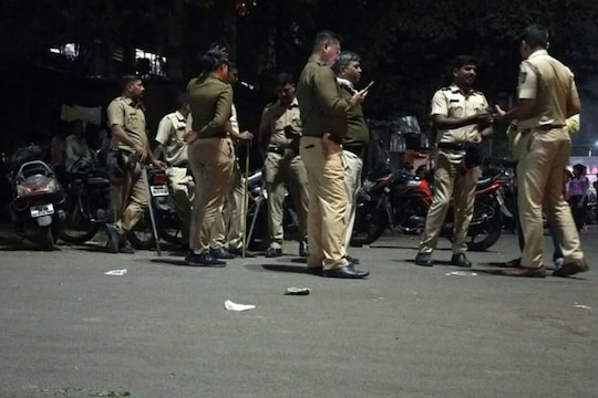 पिंपरी चिंचवडमध्ये मोबाईल घेण्याच्या शुल्लक कारणावरून गोळीबार