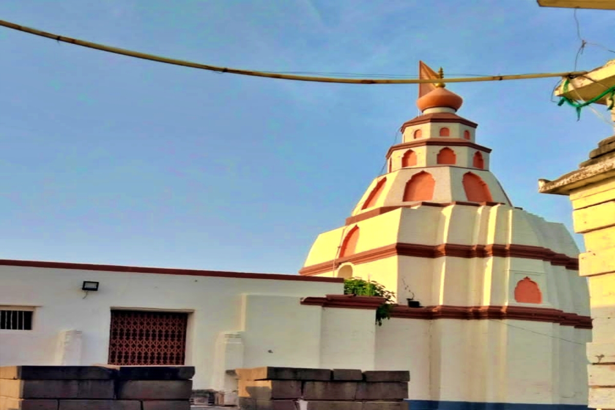 Beed : लाईट, पाणी, रस्ता नाही!, देशातील एकमेव पुरुषोत्तम मंदिर विकासापासून दूर