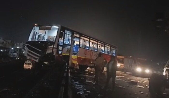 अमरावती-नागपूर महामार्गावर नांदगाव पेठ येथे एसटी बस बसला विचित्र अपघात झाला. 