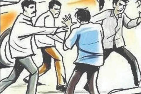  पिंपरी चिंचवडमधून एक धक्कादायक घटना समोर आली आहे. चिखली येथील बैलगाडा घाटात किरकोळ कारणावरून एका बावीस वर्षीय तरुणाची हत्या करण्यात आली आहे.