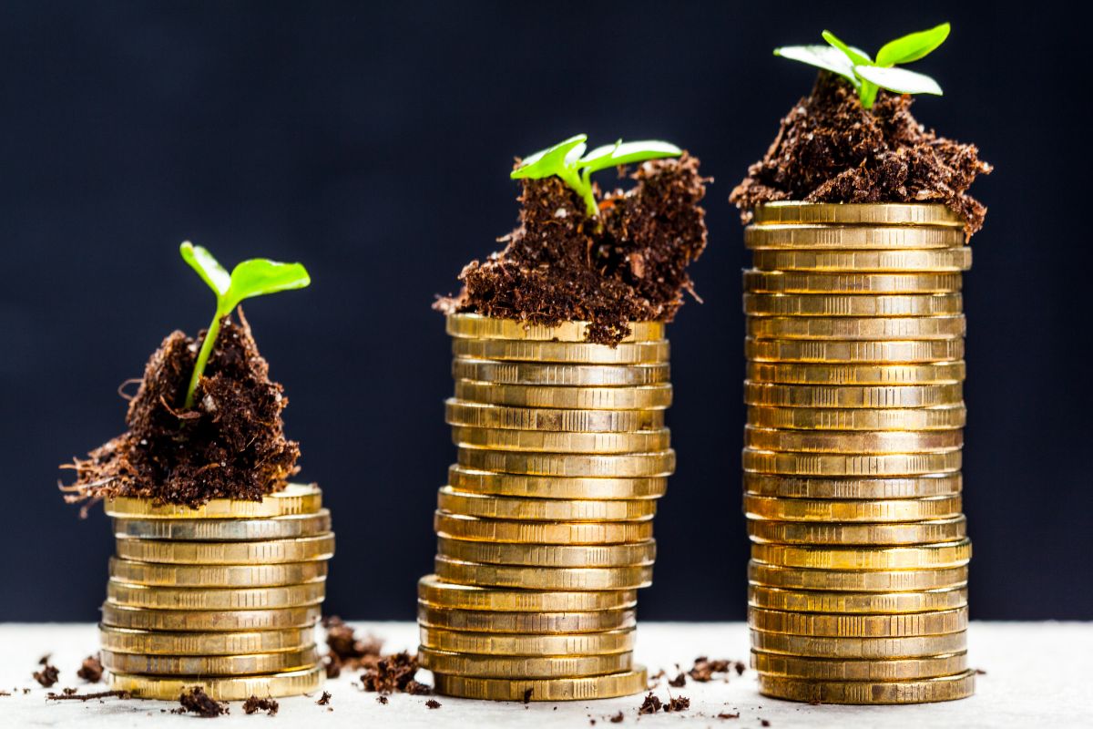 नववर्षात धनु राशीच्या व्यक्तींचे नशीब जोरावर, पण या गोष्टीची घ्यावी लागणार काळजी; अन्यथा...