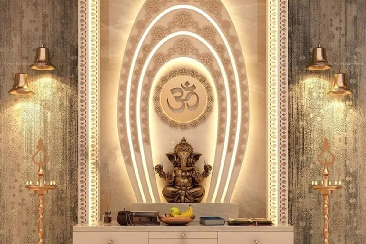 घराच्या देव्हाऱ्यातून ताबडतोब काढून टाका या गोष्टी, अन्यथा होऊ शकते नुकसान!