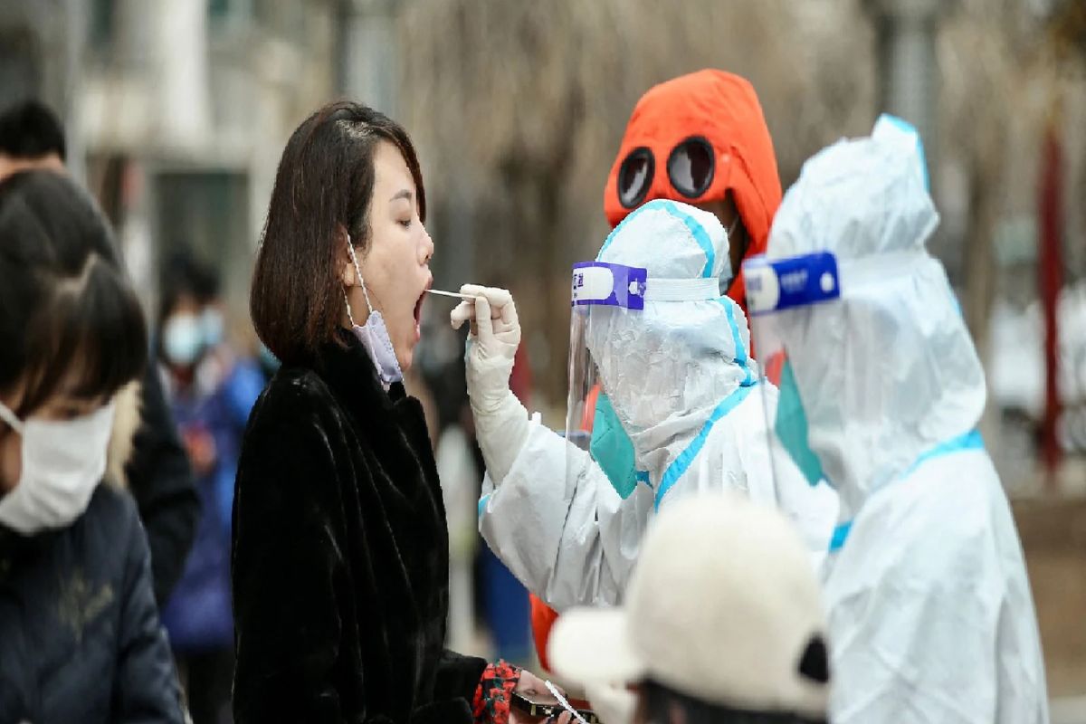 रुग्णालयात जागा नाही, स्मशानभूमीत लांबच लांब रांगा; चीनमधील कोरोना उद्रेकाचं भारतावरही सावट?