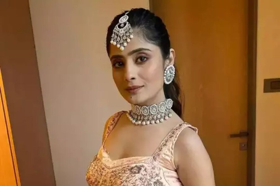 टेलिव्हिजन अभिनेत्री वैशाली टक्कर हिने 16 ऑक्टोबरला इंदूरमध्ये आत्महत्या केली होती. वैशालीने ससुराल सिमर का आणि ये रिश्ता क्या कहलाता यांसारख्या अनेक टेलिव्हिजन मालिकांमध्ये काम केलं होतं. 