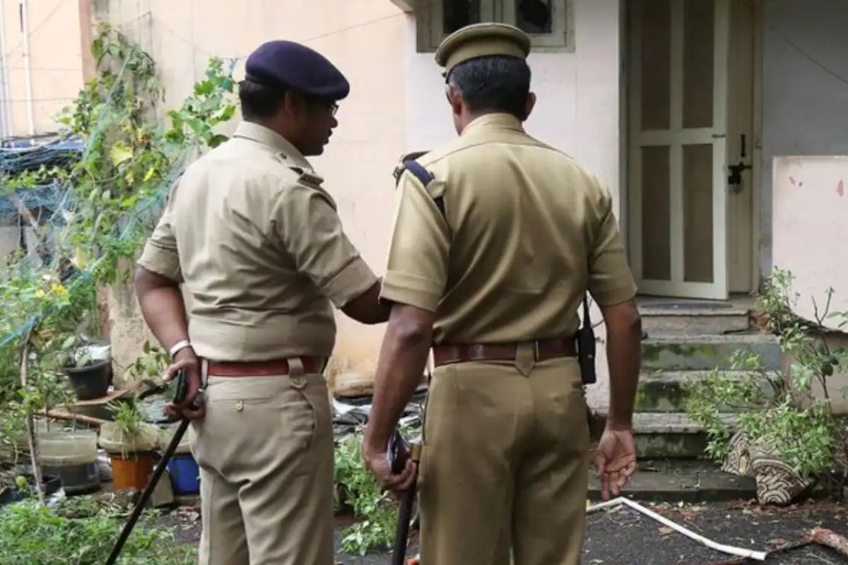 भाजीत मीठ जास्त झाल्यानं आचाऱ्याला जागेवरच संपवलं, ढाबा मालकाच्या कृत्यानं पुणं हादरलं