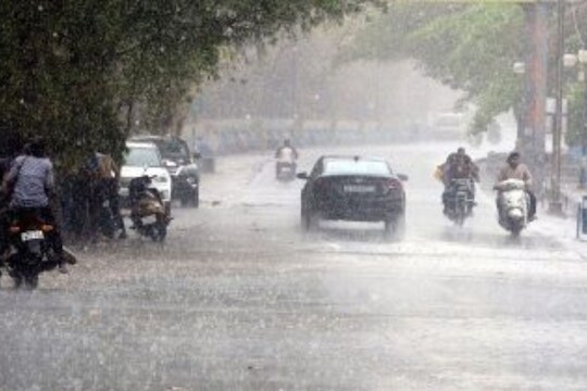Weather Update: पुणे, मुंबईसह राज्यातील या जिल्ह्यांत आजही मुसळधार पाऊस; वातावरणात गारवा वाढला