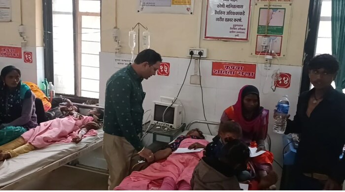 अपघाताचे कारण अद्याप समजू शकले नाही. मात्र क्षमतेपेक्षा जास्त प्रवासी घेऊन जाणाऱ्या वाहनाला नांदुरी इथे तपासणी पथकाने पुढे कसे सोडले असा प्रश्न उपस्थित होत आहे.