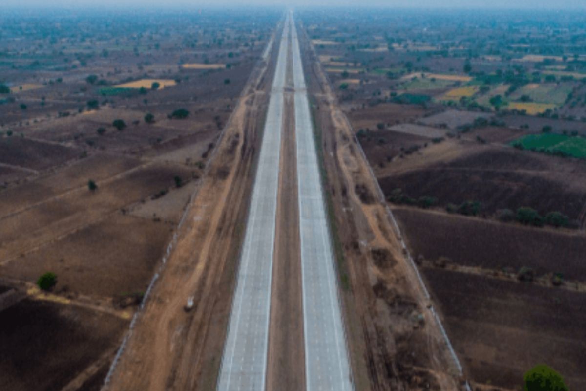 हा फोटो कुणी सोशल मीडियावर टाकला तो खरा आहे की खोटा याबाबत सायबर पोलीस तपासणी करीत आहे.