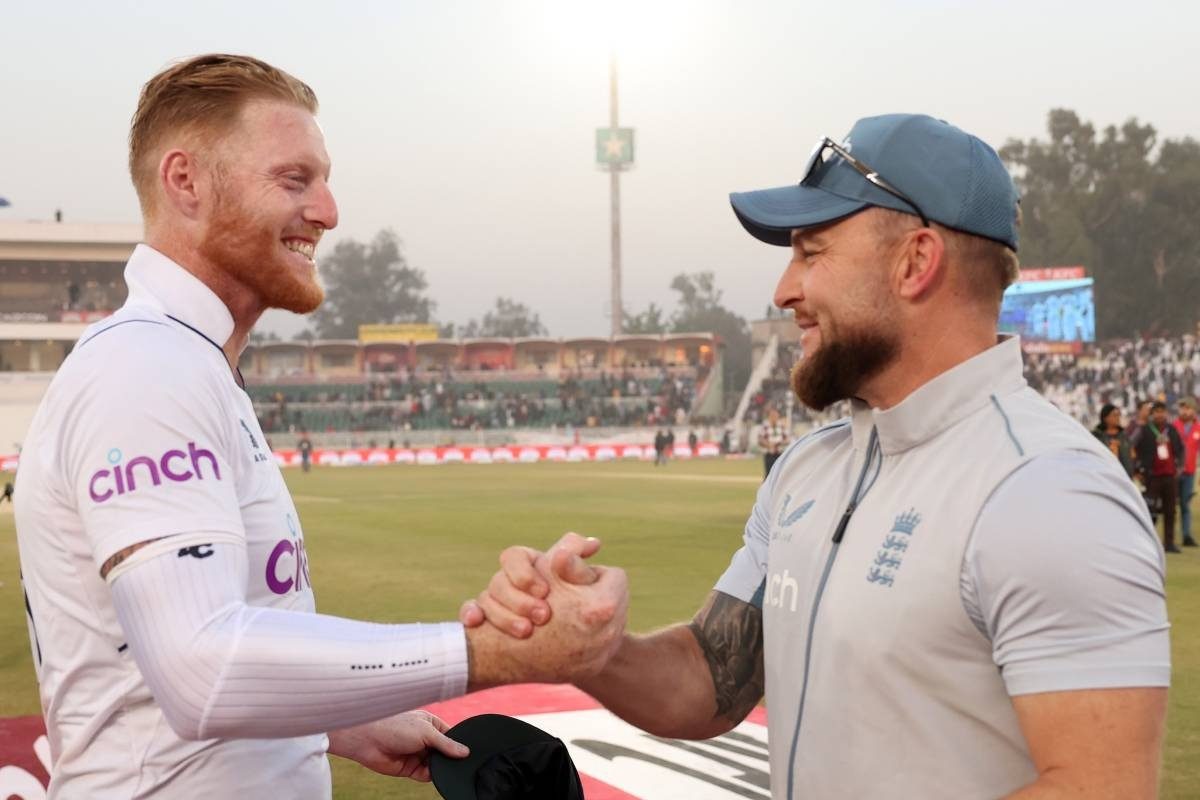 VIDEO : प्रशिक्षक आणि बेन स्टोक्स यांच्यात सिक्स मारण्याचं चॅलेंज; पाहा कोण जिंकलं?