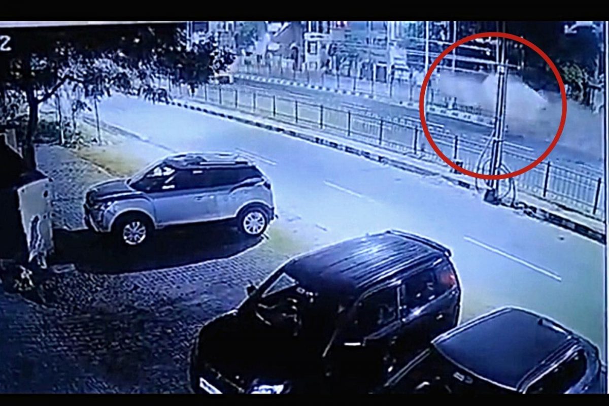 कारचा भयंकर अपघात.