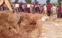छत्तीसगढमध्ये मातीच्या खाणीत मोठी दुर्घटना; ७ कामगारांचा मृत्यू छत्तीसगढमध्ये मातीच्या खाणीत मोठी दुर्घटना; ७ कामगारांचा मृत्यू