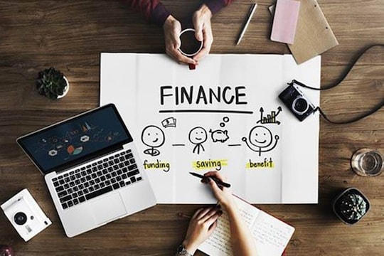 कर्जमुक्त होण्यासाठी 'या' पाच खास टिप्स, आर्थिक नियोजन करून टेन्शन फ्री व्हा