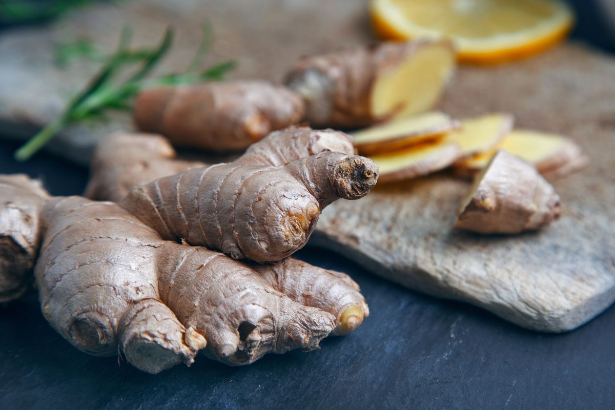 एक इंच आल्याचा तुकडाच करेल कमाल; हिवाळ्यातील सर्व समस्यांपासून देईल आराम