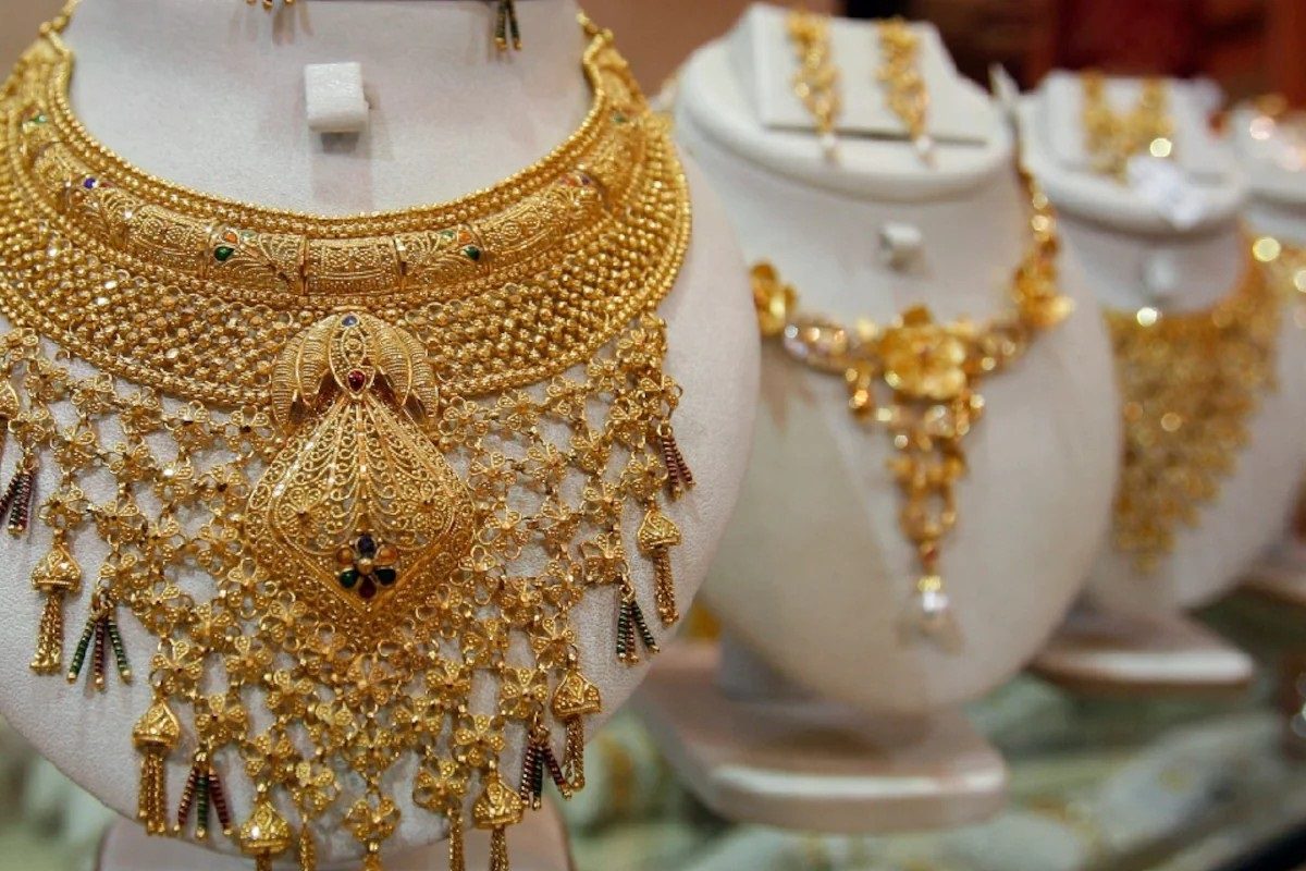 New Year ला मिळणार मोठं गिफ्ट, Budget 2023 नंतर स्वस्त होणार सोनं?