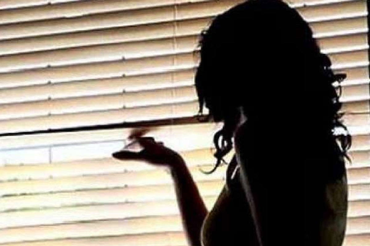 पाकिस्तानी महिलेनं लिपिकाला अडकवलं हनी ट्रॅपमध्ये, ‘सोना’ ‘बाबू’ म्हणत घेतली गुप्त माहिती