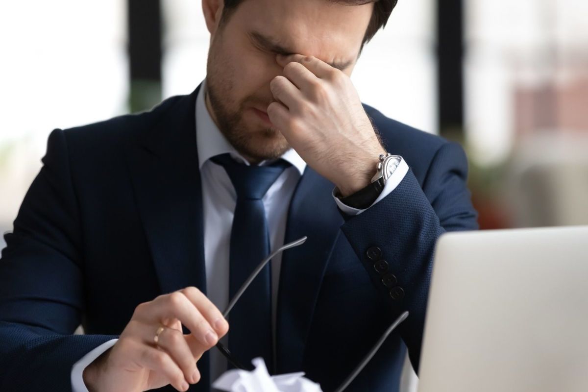 सुटीच्या दिवशी कर्मचाऱ्याला फोन, मेसेज केल्यास एक लाख रुपये दंड; `या` कंपनीची अनोखी पॉलिसी