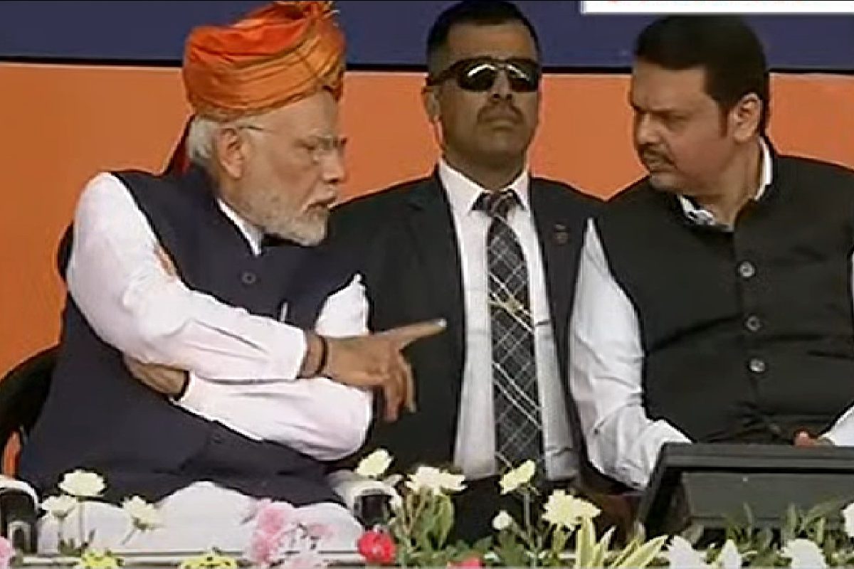 'समृद्धी महामार्गाचे काम सुरू केले तेव्हा माझ्यासोबत एकनाथ शिंदे होते. सर्व विरोधी पक्ष, पत्रकारांना विचारणा केली. आम्ही याची सुरुवात केली.