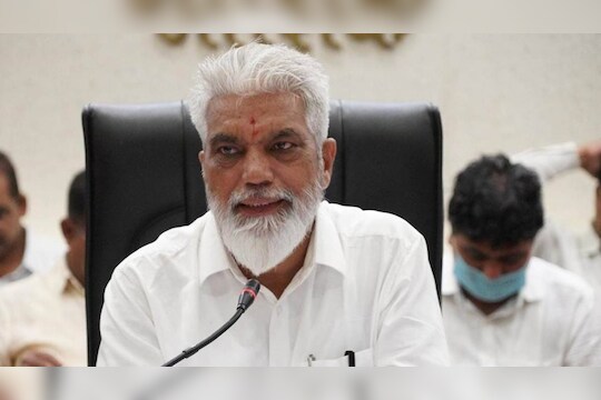 Nashik Dada Bhuse : 'हे बरोबर नाही' दादा भुसे आणि राष्ट्रवादी आमदारामध्ये जोरदार खडाजंगी