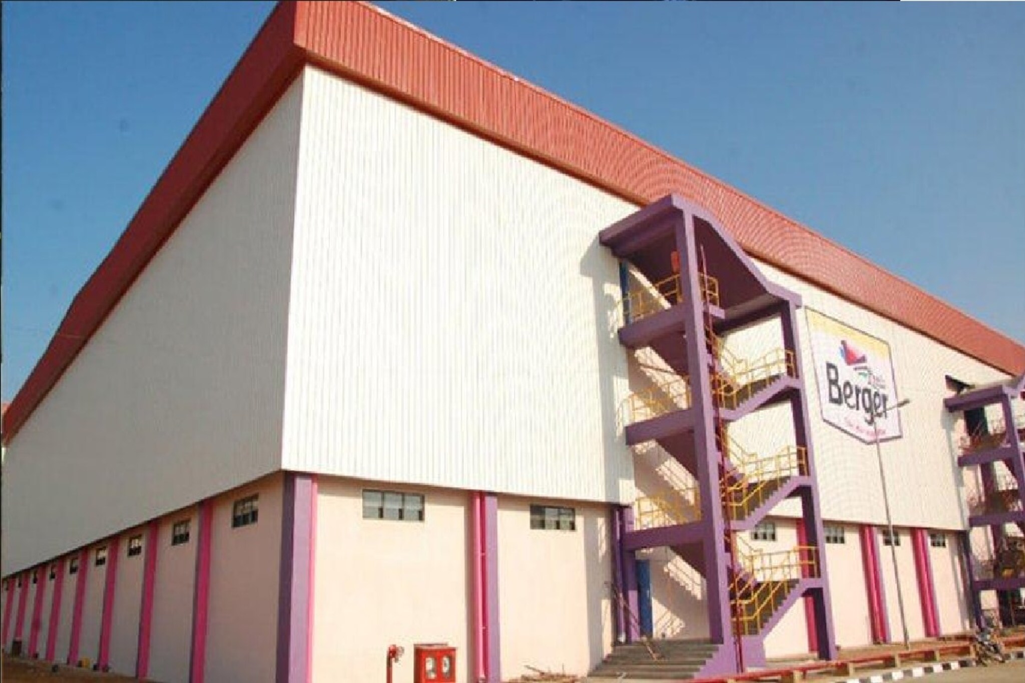 जेजुरी MIDC मधील berger paints कंपनीत स्फोट, एका कामगाराचा जागीच मृत्यू