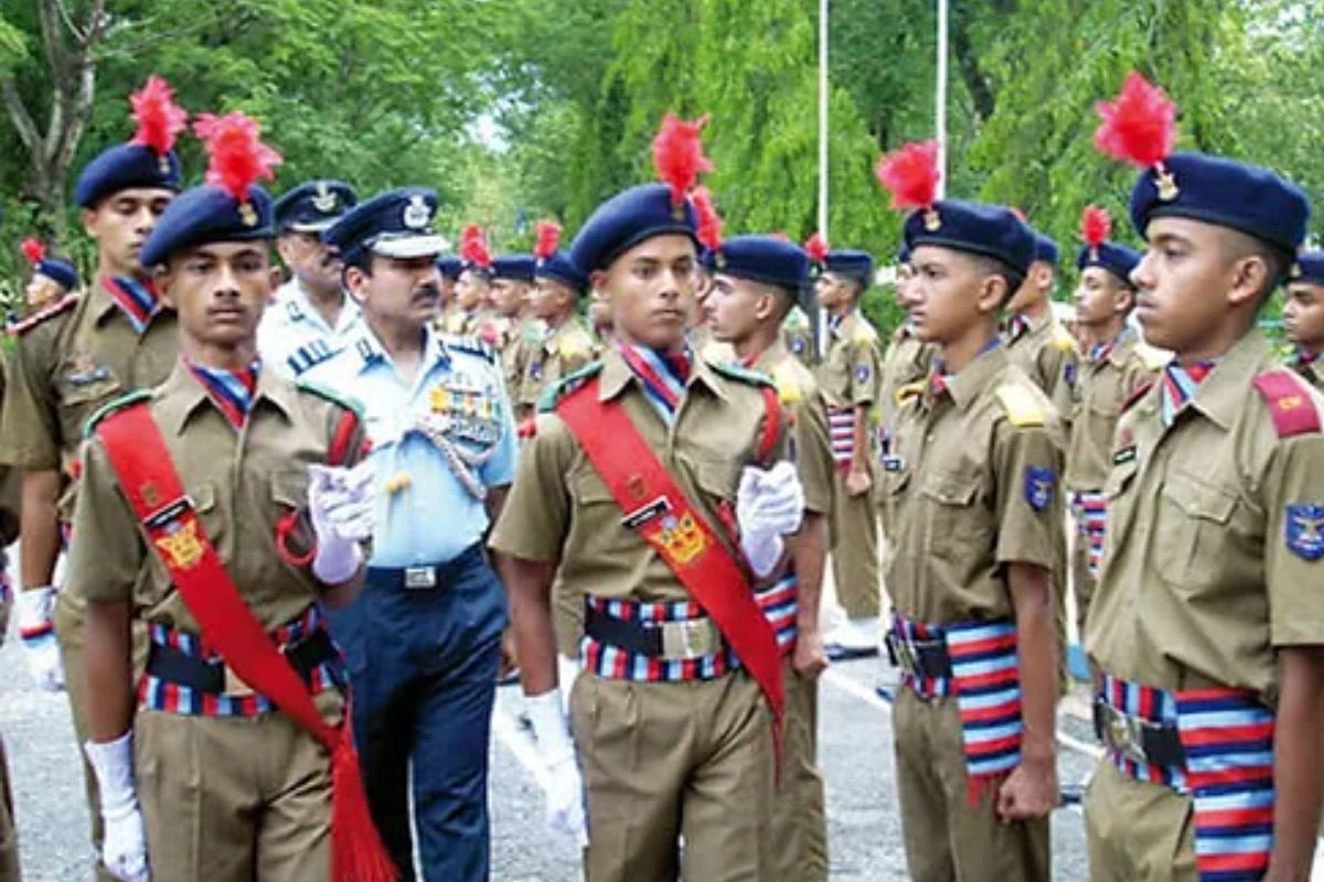 मिल्ट्री स्कुलमध्ये प्रवेश