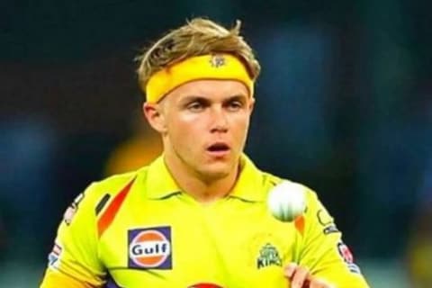 IPL Auction : सॅम करन दुखापतीमुळे गेल्या हंगामात तो खेळू शकला नव्हता. आजच्या लिलावात सॅम करनला खरेदी करण्यासाठी पंजाब किंग्ज आणि चेन्नई सुपर किंग्ज यांच्यात मोठी चढाओढ सुरू होती. 