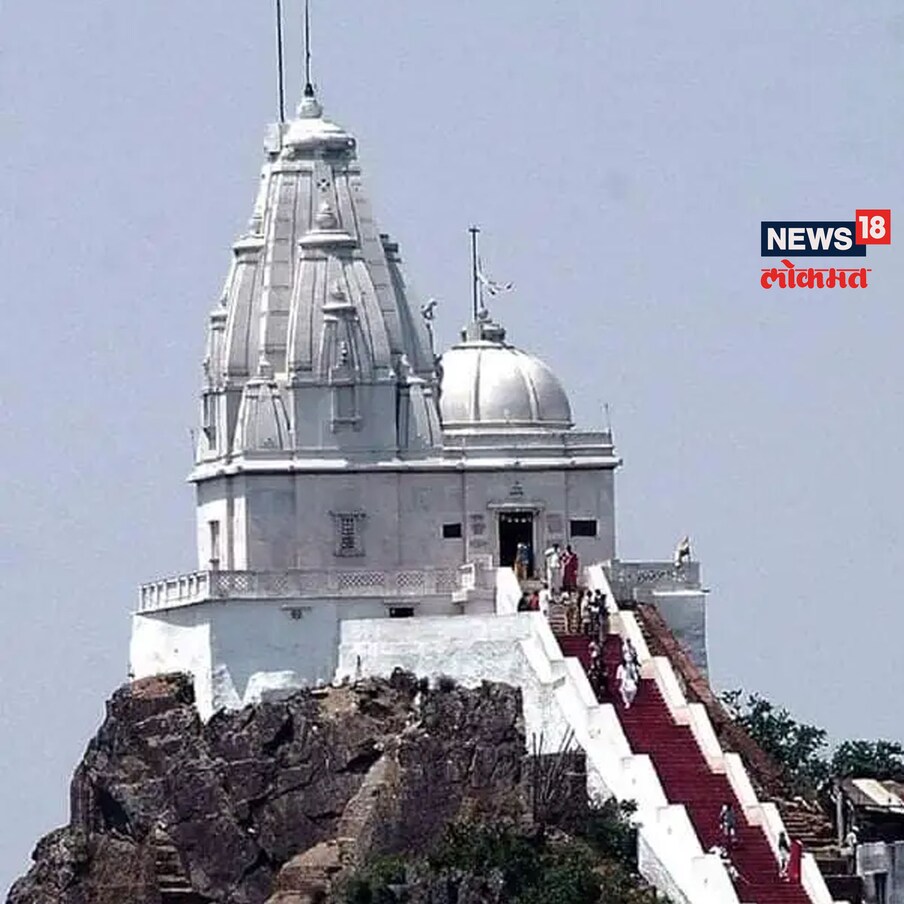 समेद शिखरजींच्या या परिसराचा प्रत्येक कण पवित्र आणि पूजनीय आहे, अशी जैन समाजाची श्रद्धा आहे. या प्रदेशातून लाखो जैन मुनींनी मोक्ष मिळवला आहे. 