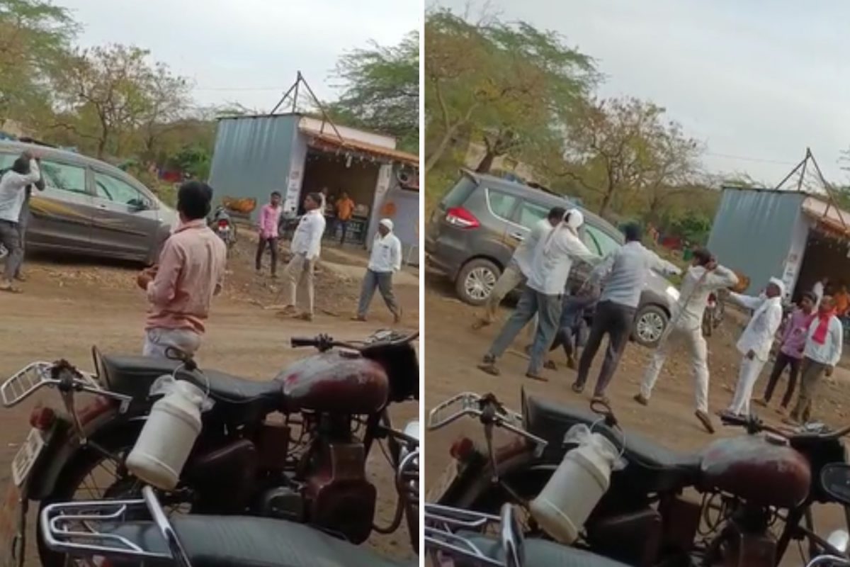 Solapur Crime News : बिचाऱ्या गरिबाची काय चूक? चौघांनी भर रस्त्यात लाठ्या-काठ्याने केली मारहाण, VIDEO