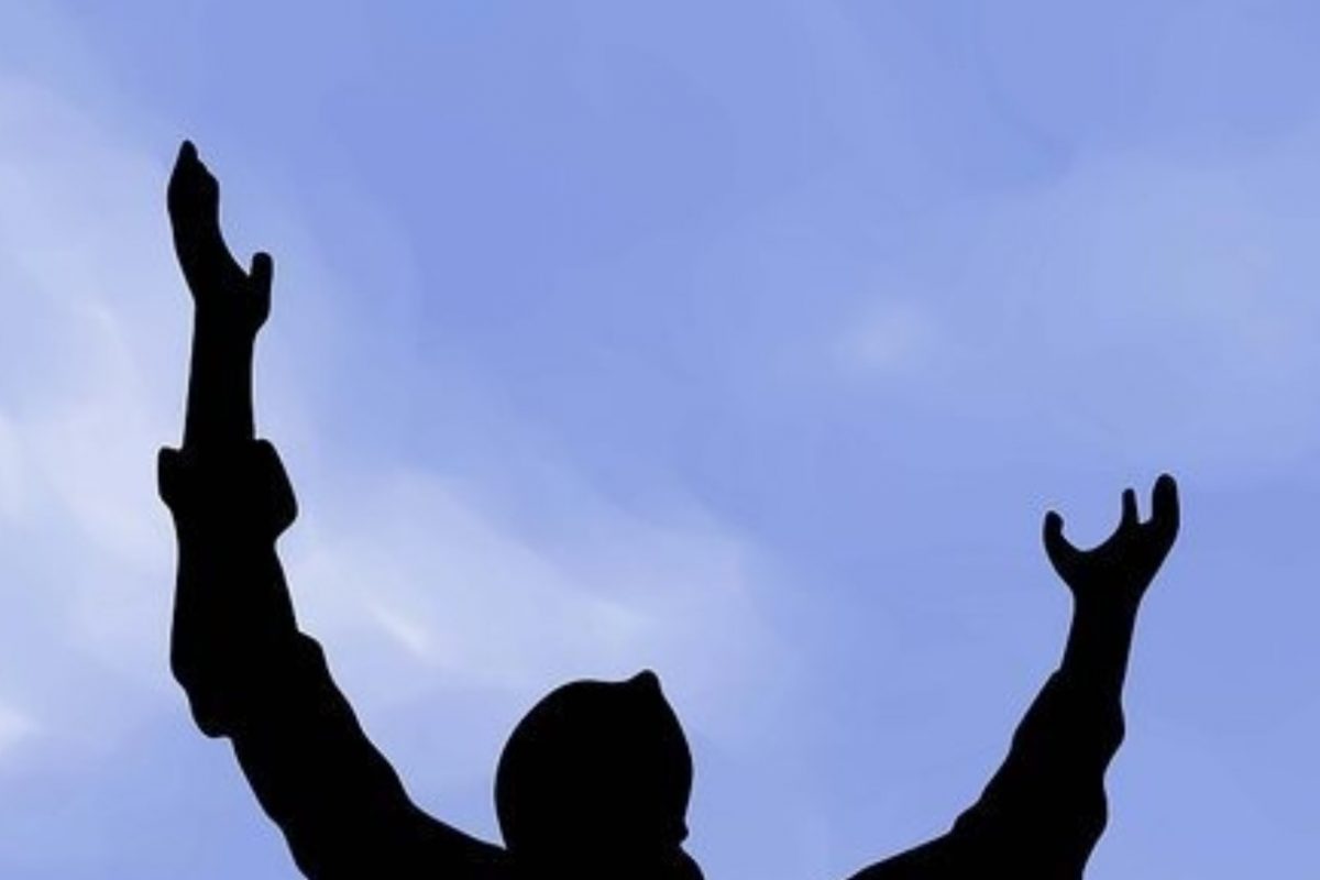 UP Crime News : अंधश्रद्धा बेतली जिवावर मी तुला पुन्हा जिवंत भेटेन म्हणत तरुणाने केली आत्महत्या