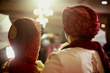 नवरदेवाला सरकारी नोकरी असल्यानं थाटामाटात लग्न; पण दुसऱ्याच दिवशी आभाळ कोसळलं नवरदेवाला सरकारी नोकरी असल्यानं थाटामाटात लग्न; पण दुसऱ्याच दिवशी आभाळ कोसळलं