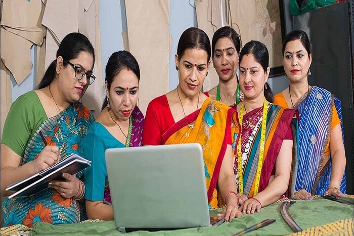 तुम्ही, तुमच्या मैत्रिणी, बहिणी यांपैकी कुणाचा मूलांक 3 असेल तर पडताळून पहा वर सांगितलेली वैशिष्ट्य त्यांच्या स्वभावात जाणवतात का ते. ज्योतिष किंवा अंकशास्रावर विश्वास ठेवणं हा ज्याचा-त्याचा विषय असला तरीही स्वभावाच्या निरीक्षणांसाठी आणि गंमत म्हणून त्यातील माहिती पडताळून पाहता येऊ शकते.
