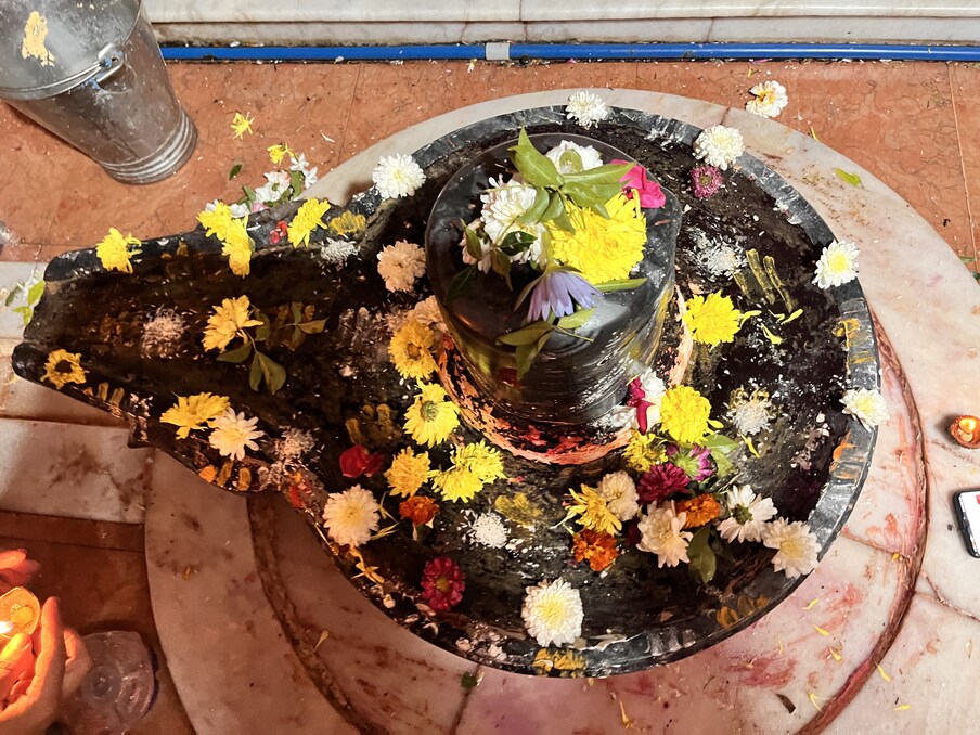 महाशिवरात्रीनिमित्त याठिकाणी मोठ्या धार्मिक कार्यक्रमाचे आयोजन देखील करण्यात येते