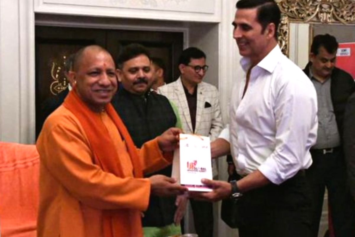 अक्षय कुमारने घेतली योगी आदित्यनाथ यांची भेट