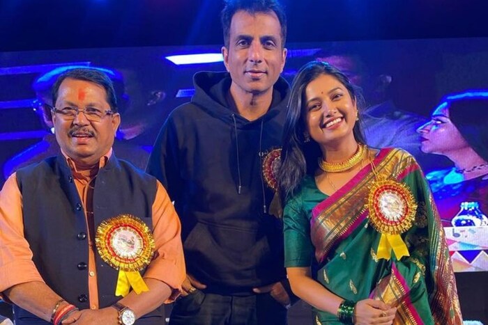   अलीकडेच विदर्भातील प्रसिद्ध ब्रम्हपुरी महोत्सवला गेली होappreciatesती. तिथे बॉलिवूड स्टार सोनू सूद यांनी देखील हजेरी लावली होती.