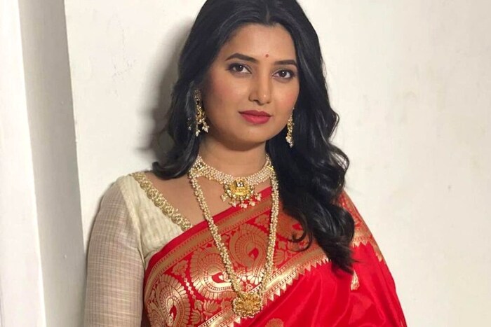  उत्तम अभिनेत्री आणि कवयित्री असलेल्या प्राजक्तानं नुकतंच उद्योगक्षेत्रात पाऊल टाकलं आहे. तिने '' नावाचा दागिन्यांचा ब्रँड स्थापन केला आहे.